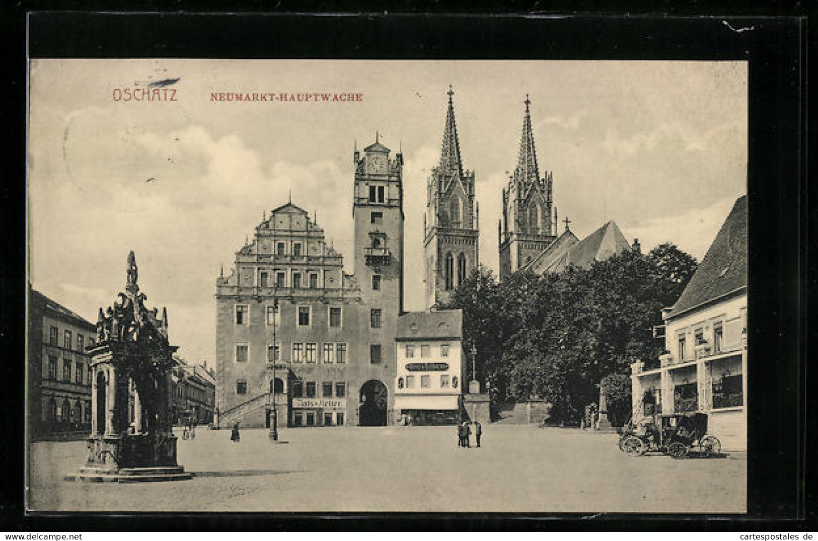 AK Oschatz, Markt Mit Rathaus, Kirche, Brunnen Und Geschäften  - Oschatz