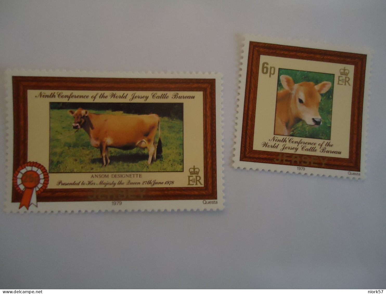 JERSEY   MNH    2 STAMPS   COW 1979 - Cows