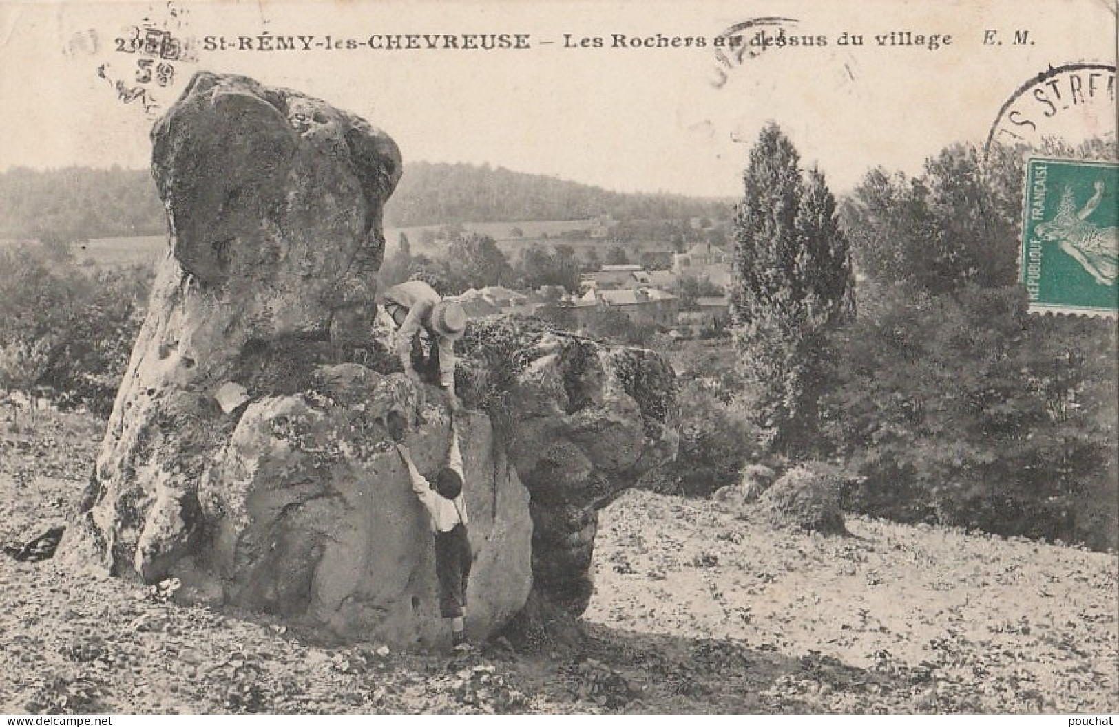 Q17-78) SAINT  REMY LES CHEVREUSE - LES ROCHERS AU DESSUS DU VILLAGE - (ANIMEE  - PERSONNAGES)  - St.-Rémy-lès-Chevreuse