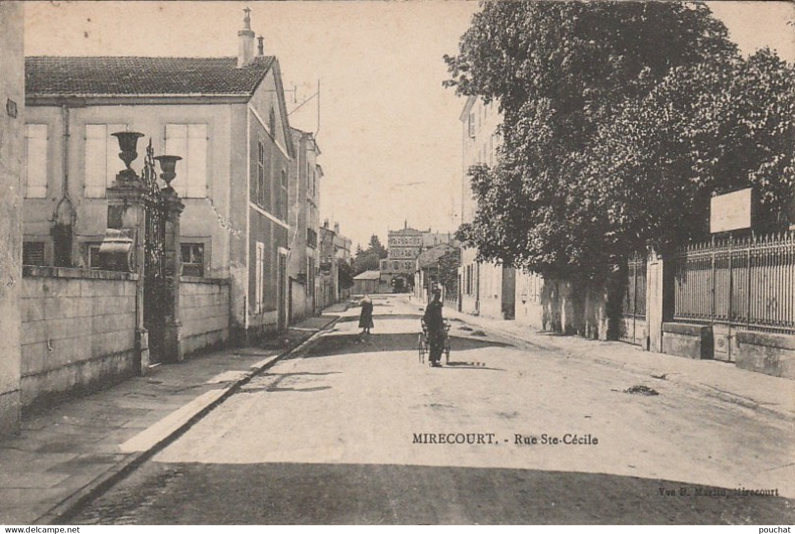 S6-88) MIRECOURT (VOSGES)  RUE SAINTE  CECILE  - ( ANIMEE - 2 SCANS ) - Mirecourt