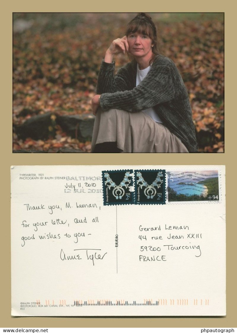 Anne Tyler - American Novelist - Autograph Card Signed + Photo - 2010 - Ecrivains