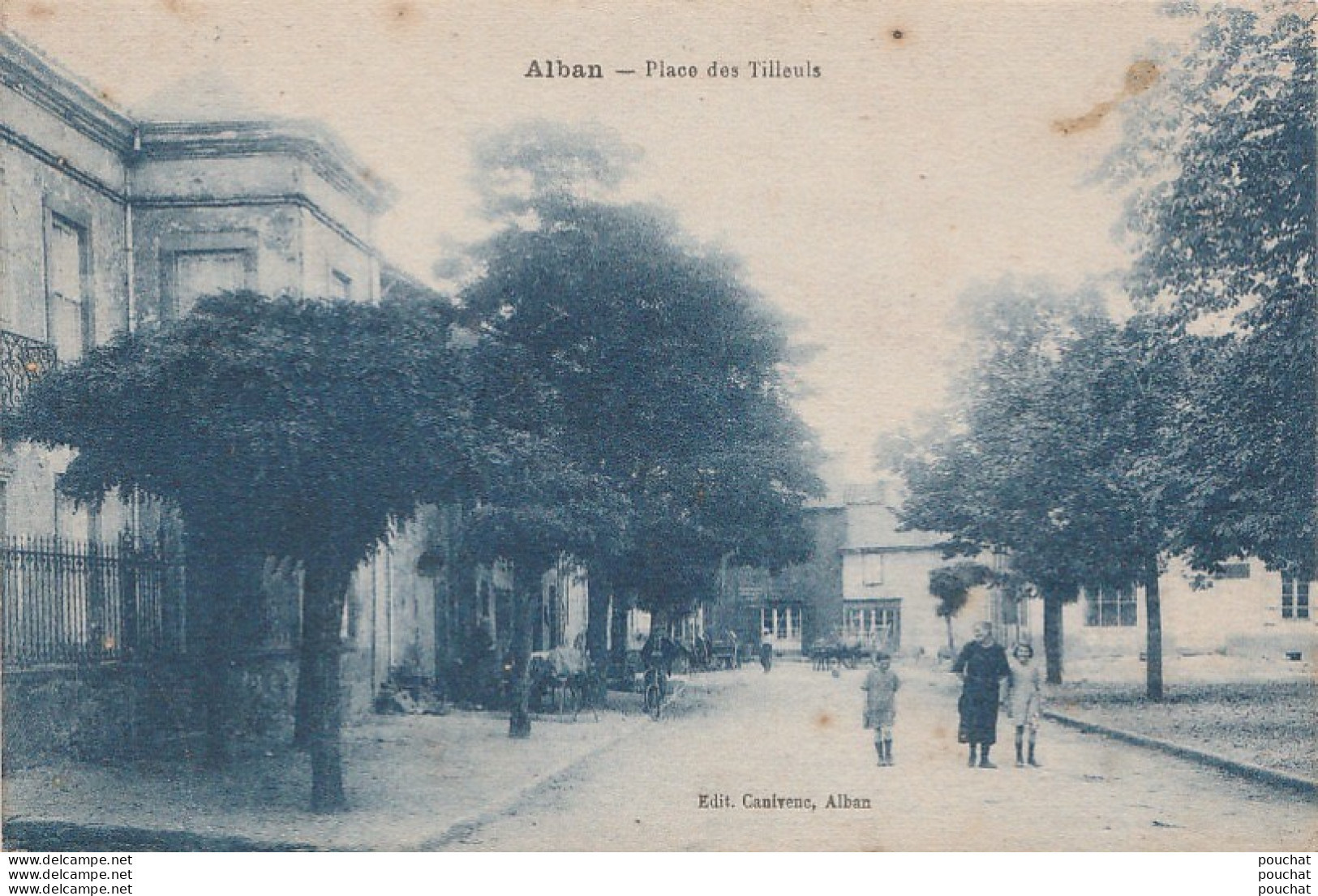 G6-81) ALBAN (TARN) PLACE DES TILLEULS - (ANIMEE - PERSONNAGES - VILLAGEOIS - 2 SCANS) - Alban