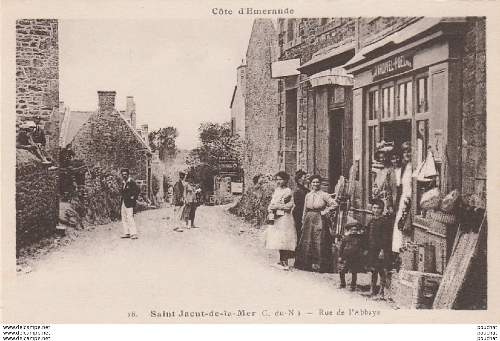 G18- 22) SAINT JACUT DE LA MER (COTES DU NORD) RUE DE L'ABBAYE - (TRES ANIMEE - MAGASIN LARDIVEL PUEL  - 2 SCANS)  - Saint-Jacut-de-la-Mer