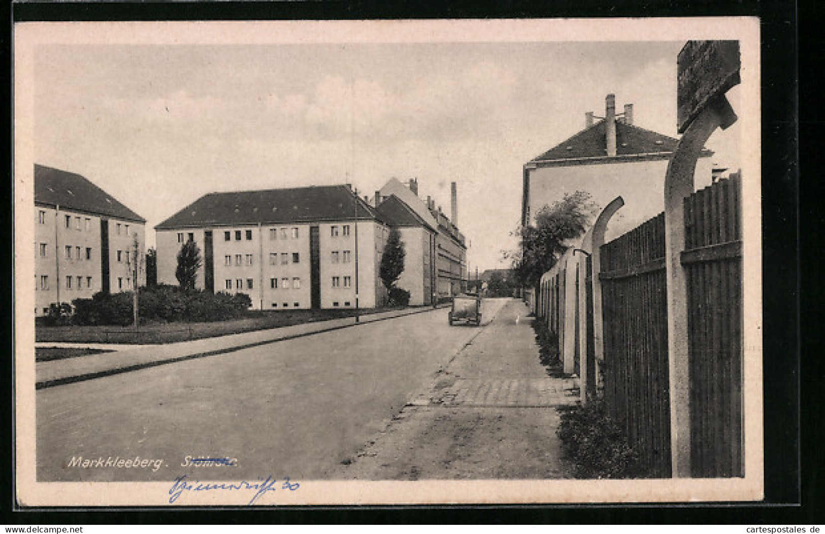 AK Markkleeberg, Partie In Der Slührstrasse Mit Siedlungsbauten Und Automobil  - Markkleeberg
