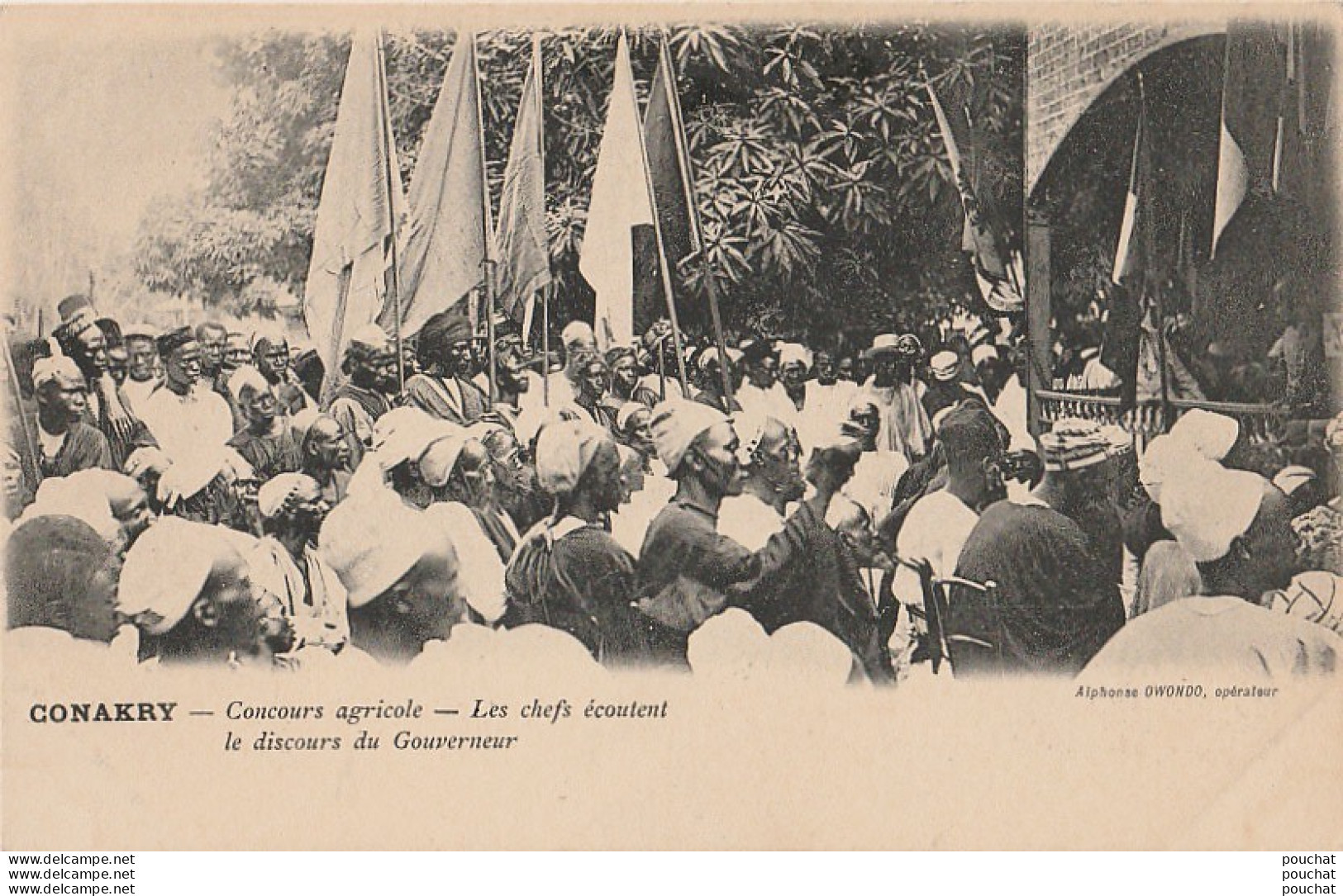 H12- AFRIQUE GUINEE CONAKRY CONCOURS AGRICOLE - LES CHEFS ECOUTENT LE DISCOURS DU GOUVERNEUR - (2 SCANS) - Ethiopië