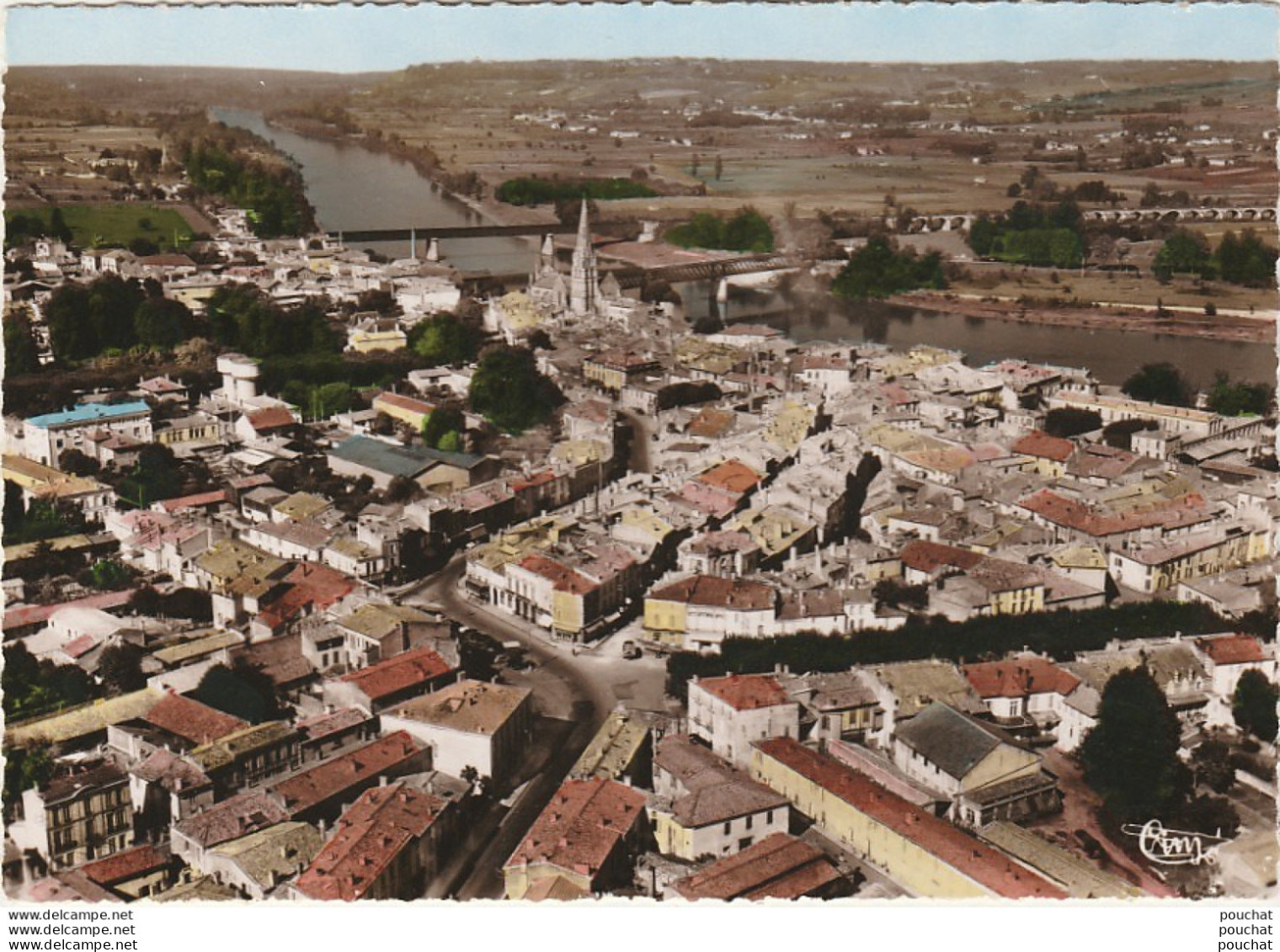 I12- 33) LANGON (GIRONDE) LE CENTRE VILLE DE LA VILLE - VUE AERIENNE   - (COULEURS - 2 SCANS) - Langon