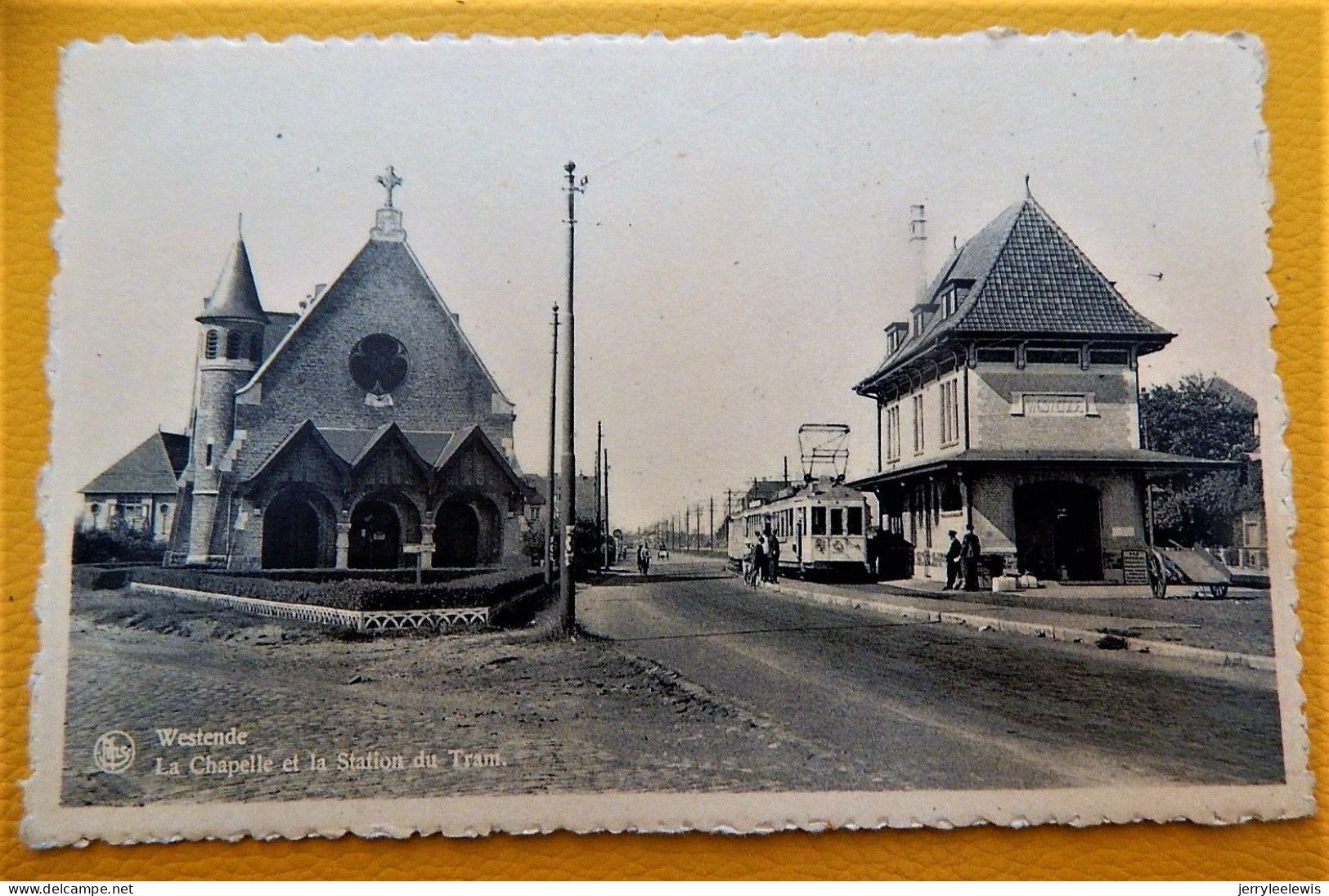 WESTENDE  - Kapel En Tramstatie  -  Chapelle Et Station Du Tram - Westende