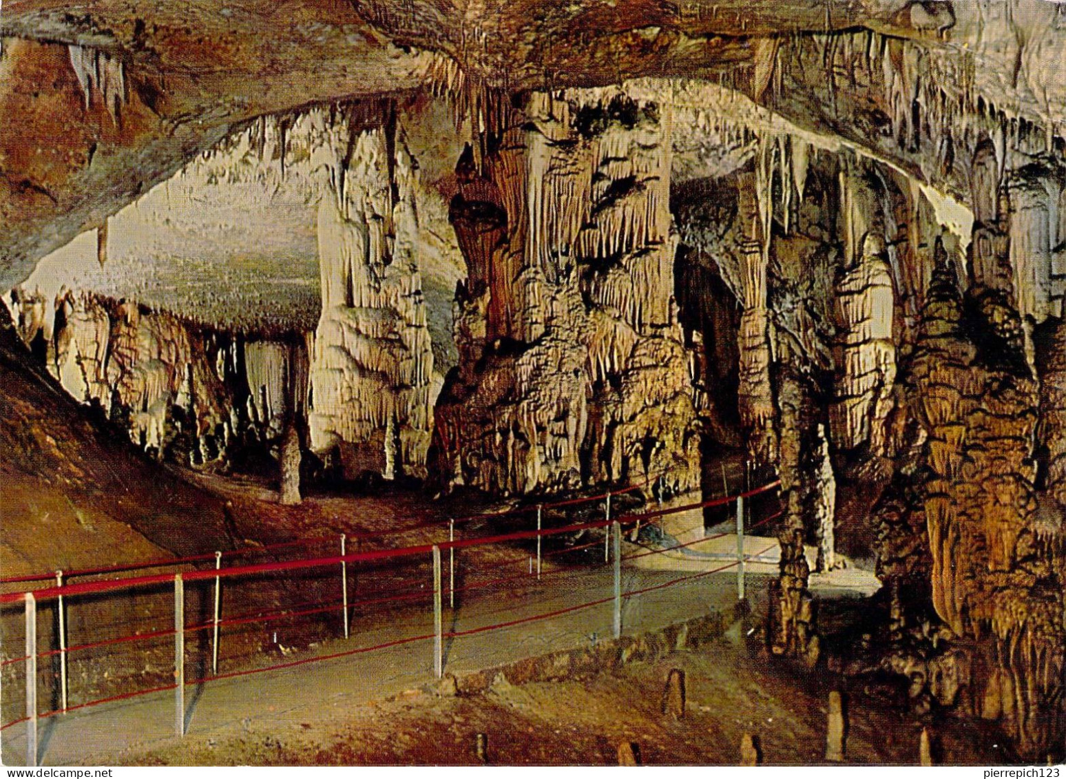Postojna - Les Grottes - Slowenien