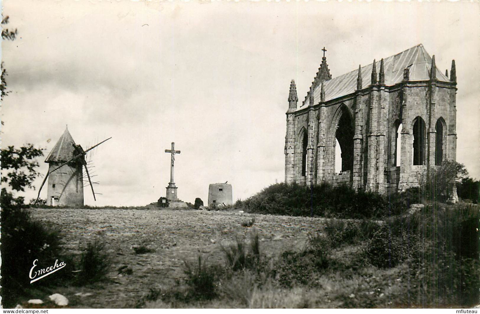 85* LES HERBIERS  Mont Des Alouettes – Chapelle  CPSM (9x14cm)       RL44,0383 - Les Herbiers