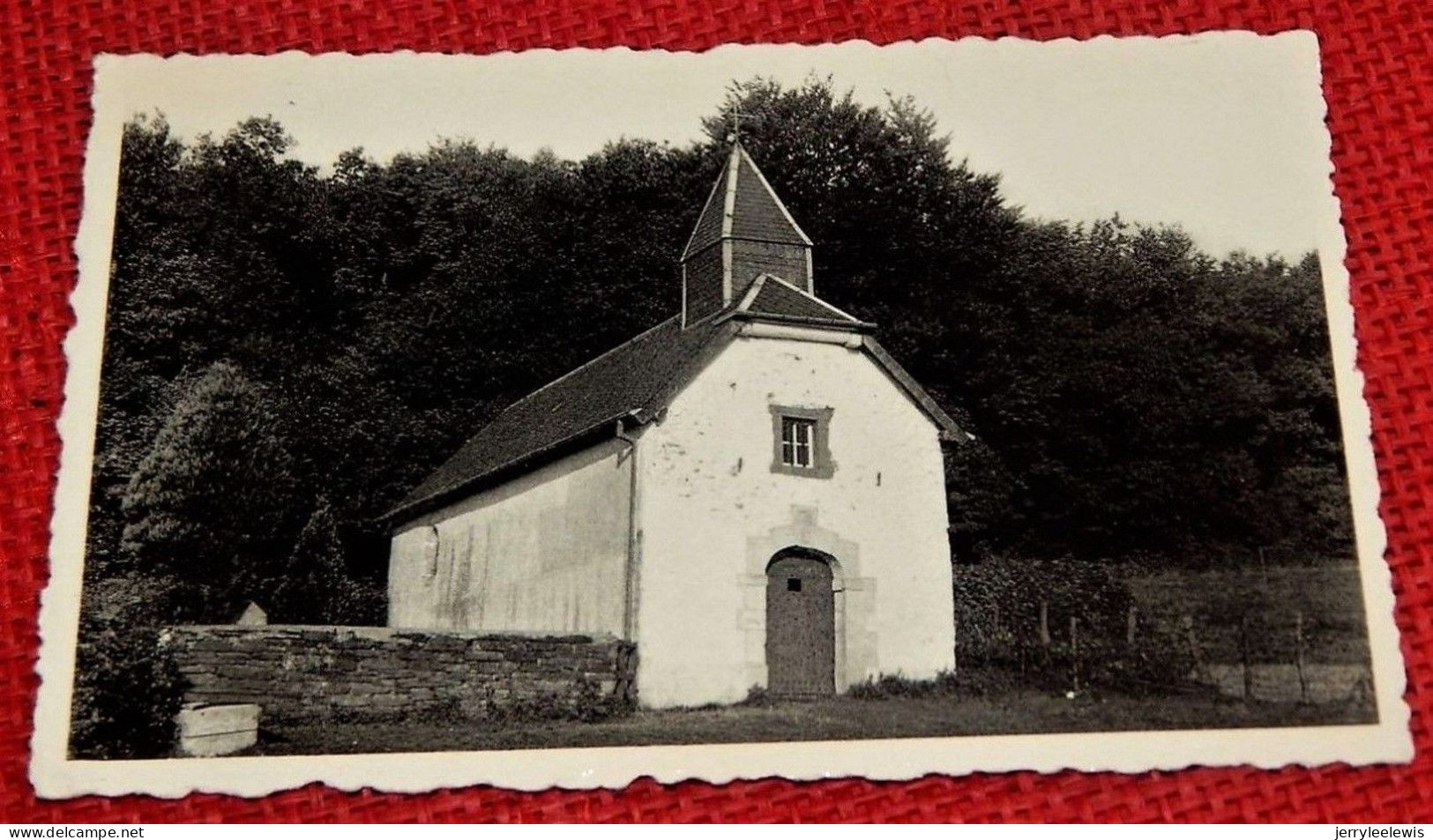 HERBEUMONT  -  St Roch - Chapelle  Castrale De L'ancien Château-Fort - Herbeumont