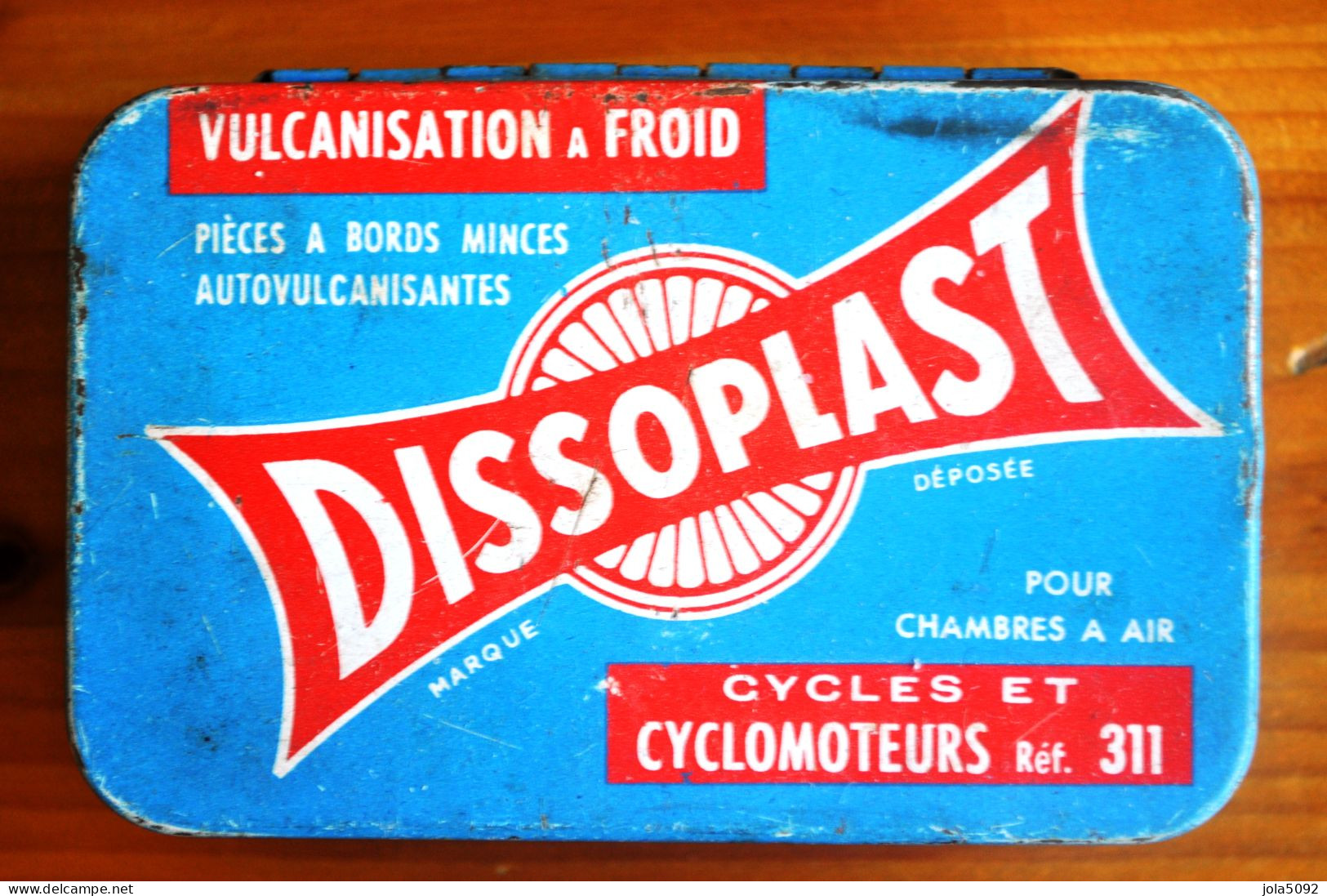 Ancienne Boite En Tôle LithographiéeDISSOPLAST - Vulcanisation à Froid Pour Cycles Et Cyclomoteurs - Cajas