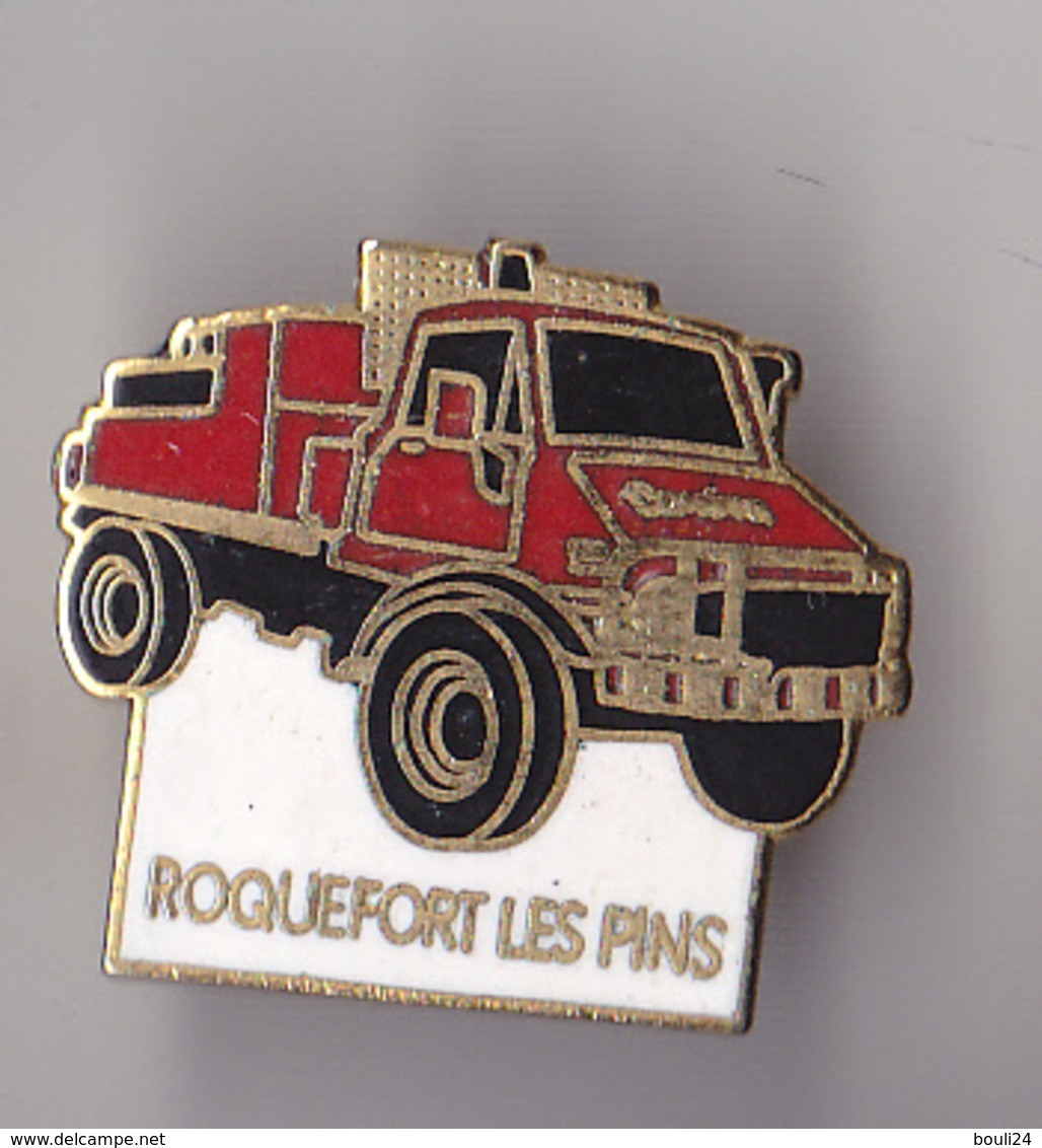 PIN'S THEME POMPIERS  ROQUEFORT LES PINS    VEHICULE FORESTIER - Firemen