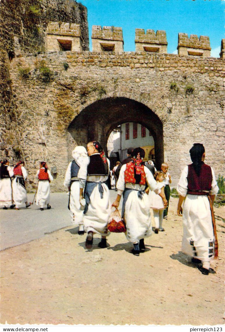 Jajce - Porte De La Ville - Costumes Traditionnels - Bosnie-Herzegovine