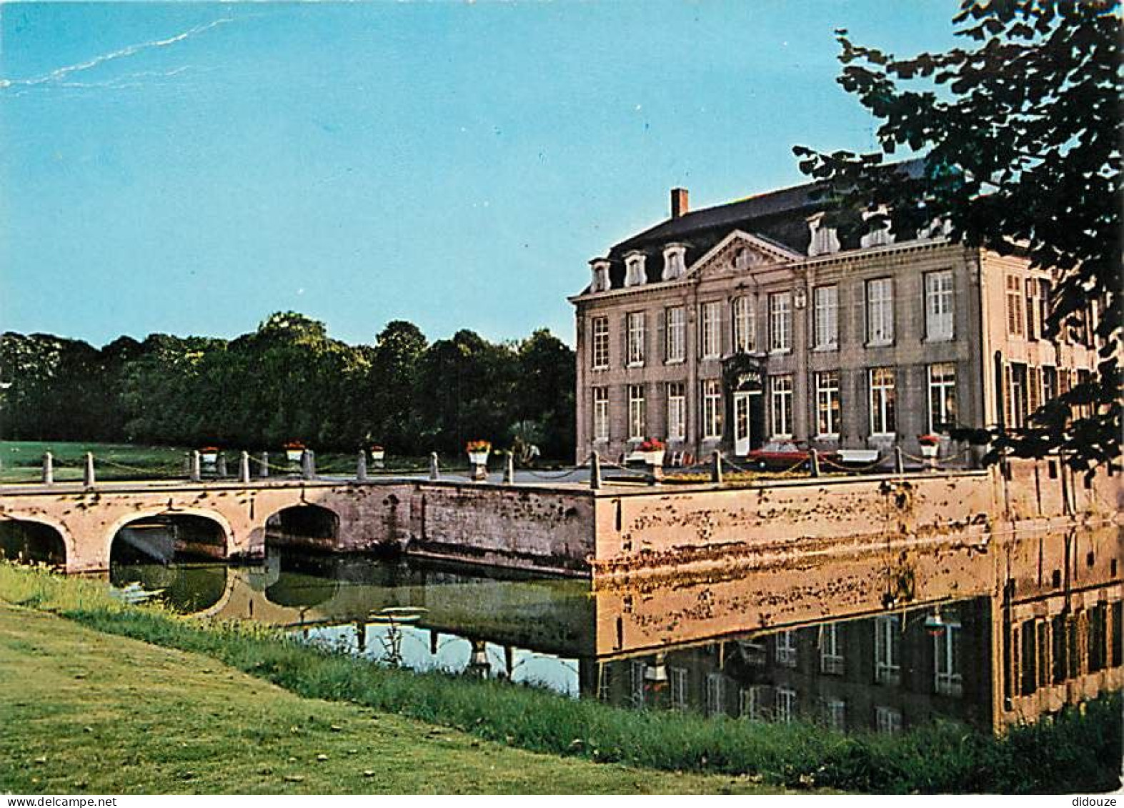 Belgique - Zottegem - Kasteel Leeuwergem - Château - CPM - Etat Léger Pli Visible - Voir Scans Recto-Verso - Zottegem