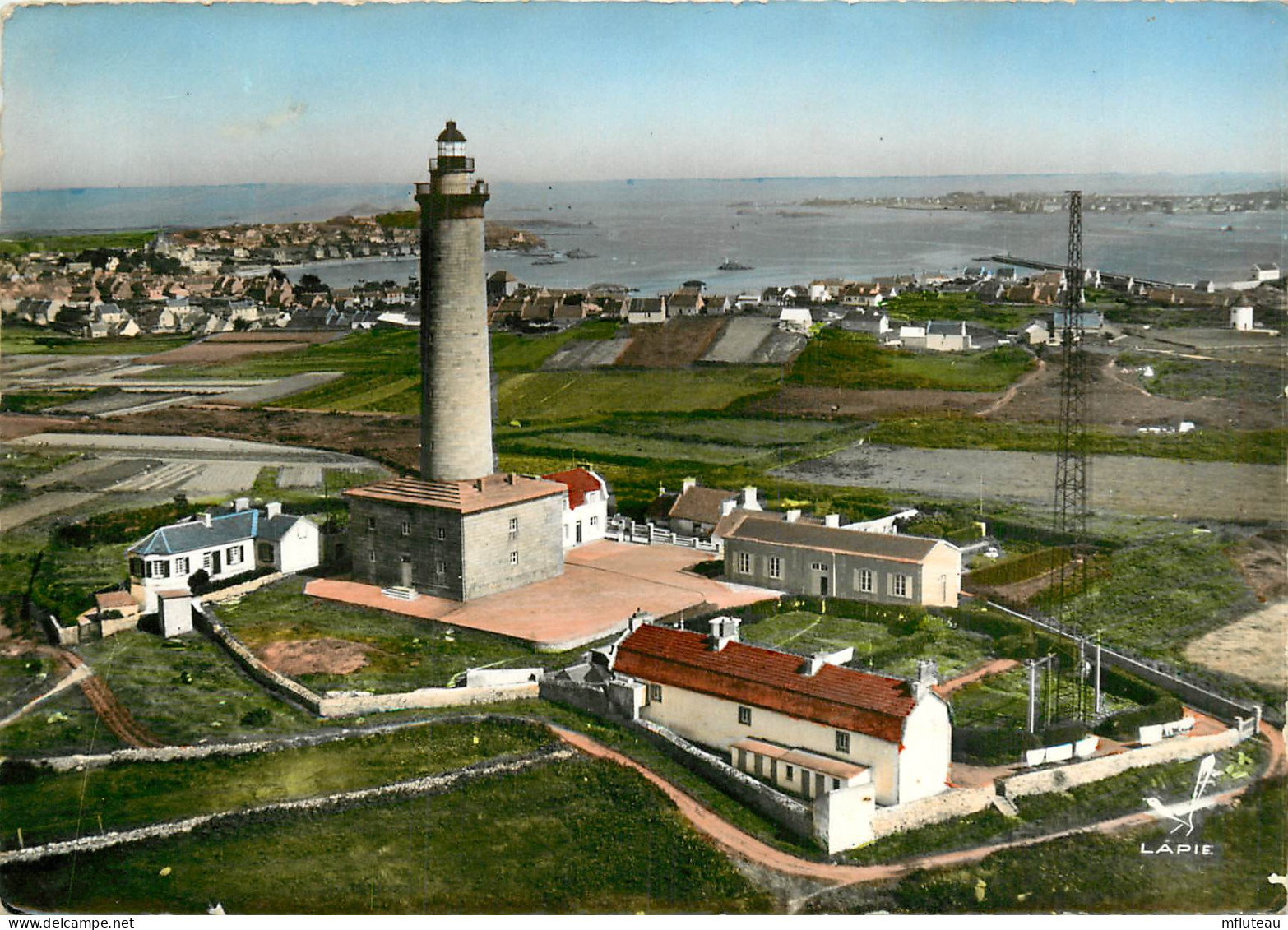 29* ILE DE BATZ La Phare  (CPSM 10x15cm)           RL17,0045 - Ile-de-Batz