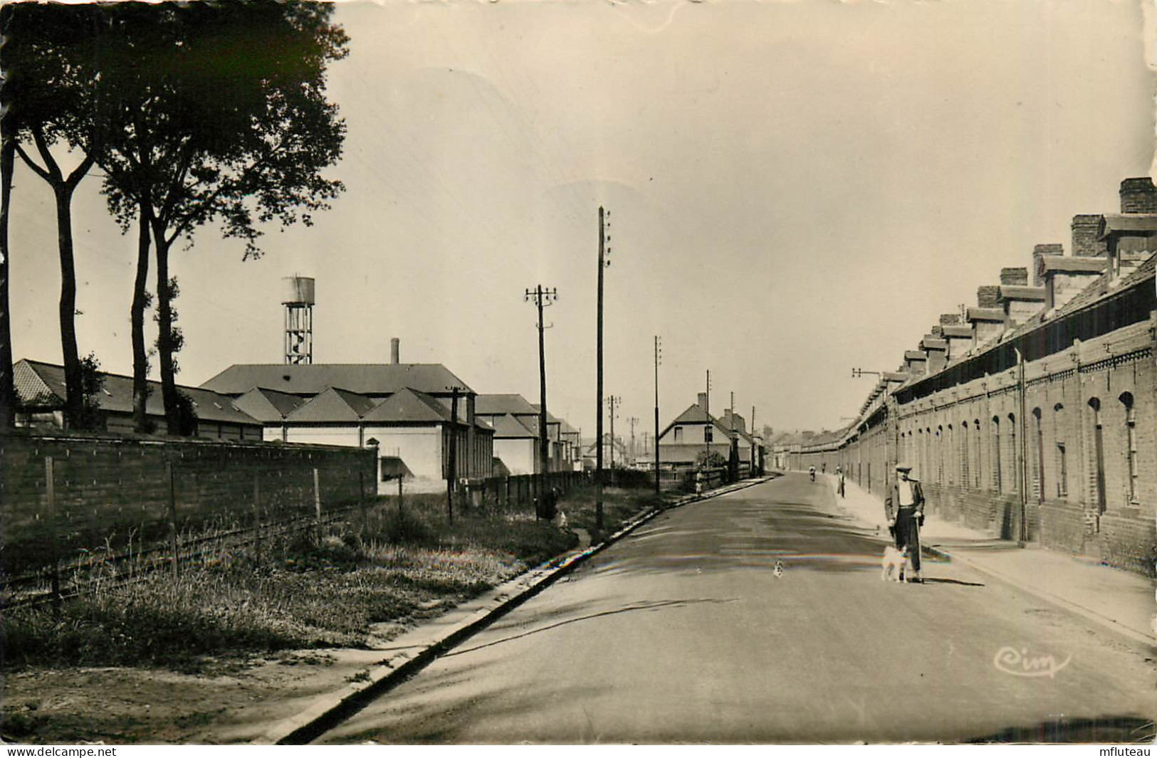 80* ST OUEN  Rue Jean Jaures   (CPSM 9x14cm)     RL28,0356 - Saint Ouen