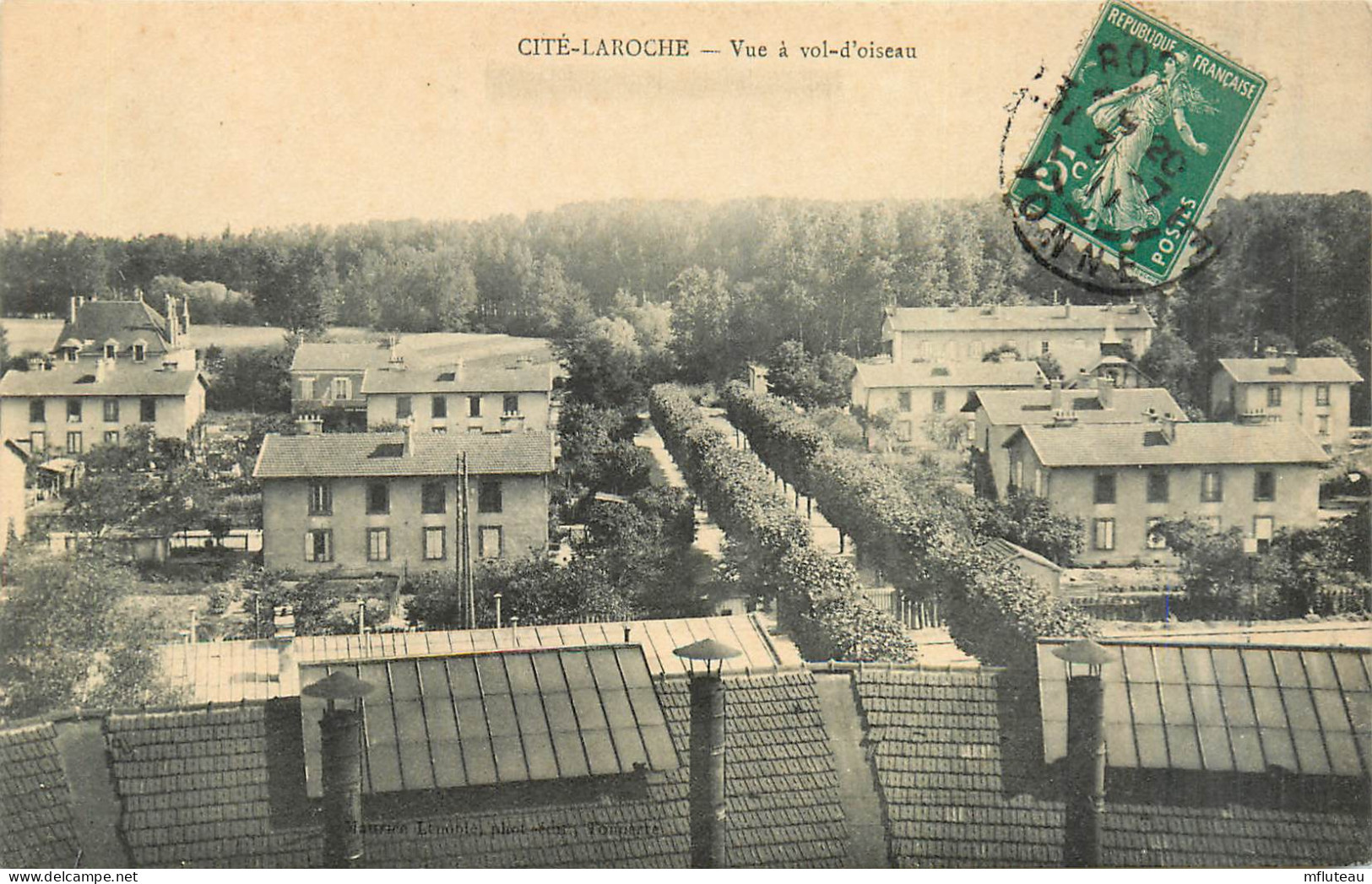 89* LAROCHE   Cite - Vue  Aerienne     RL28,1610 - Laroche Saint Cydroine