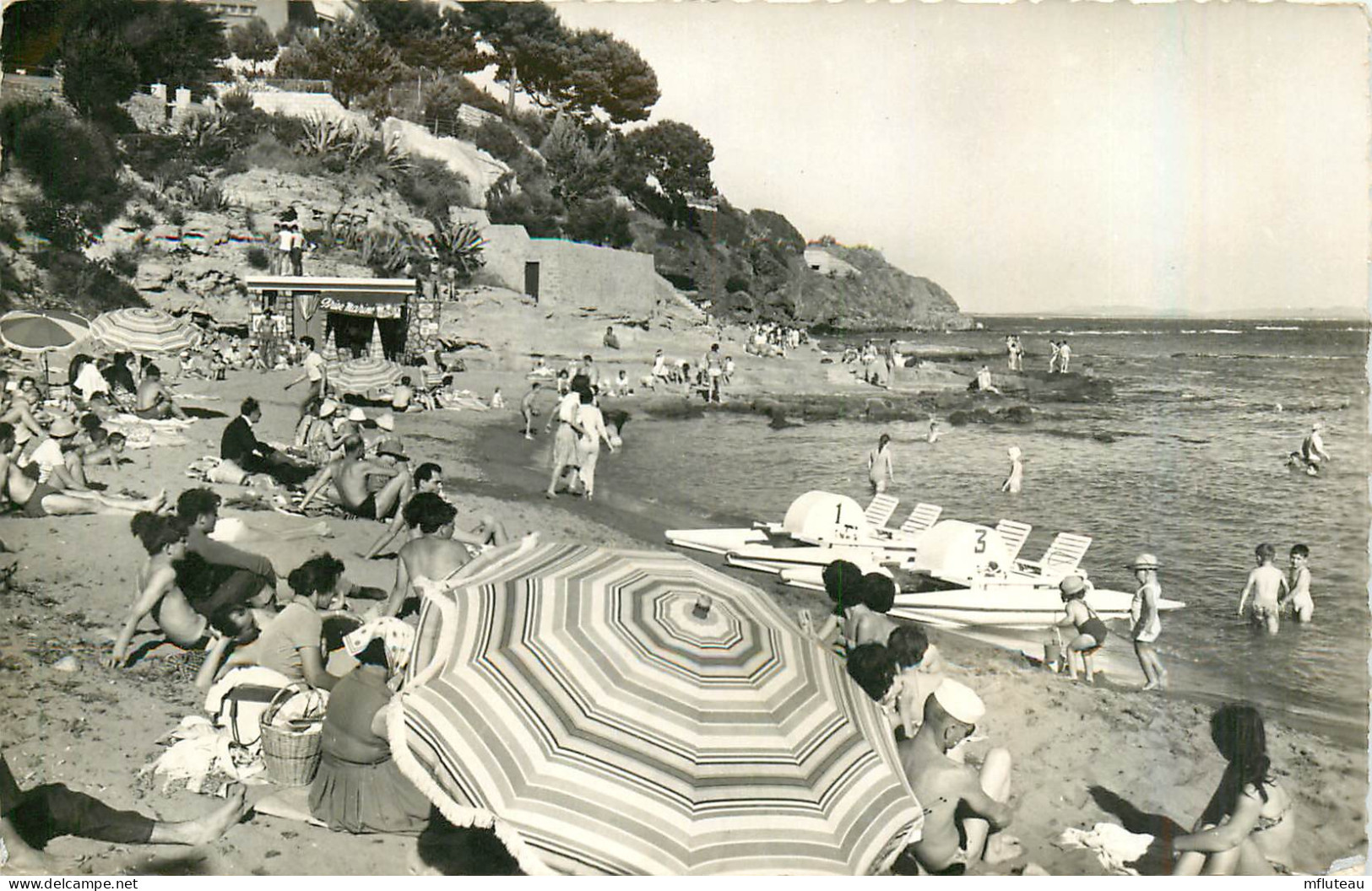 83* CARQUEIRANNES  La Plage Du Pradou CPSM(10x14cm)       RL31,0928 - Carqueiranne