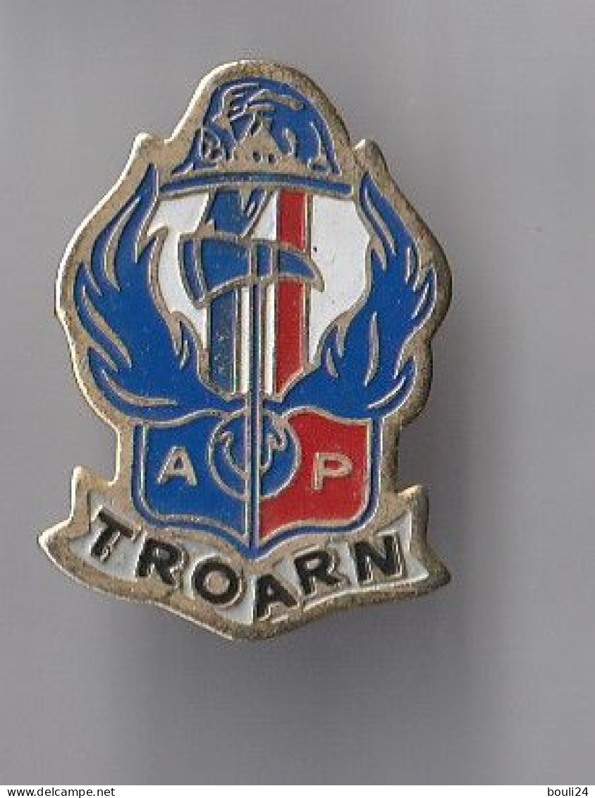 PIN'S THEME SAPEURS POMPIERS DE  TROARN  EN CALVADOS - Firemen