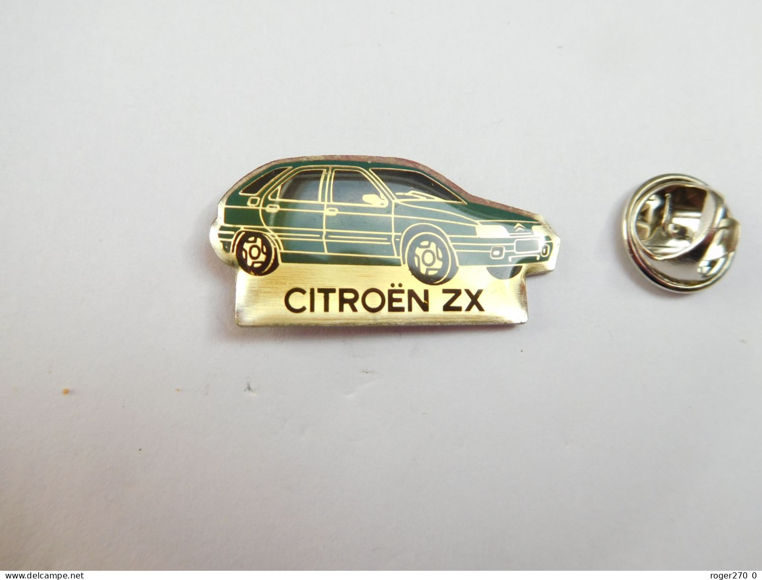 Beau Pin's , Auto Citroën ZX , Fond Noir , Grosses Lettres - Citroën