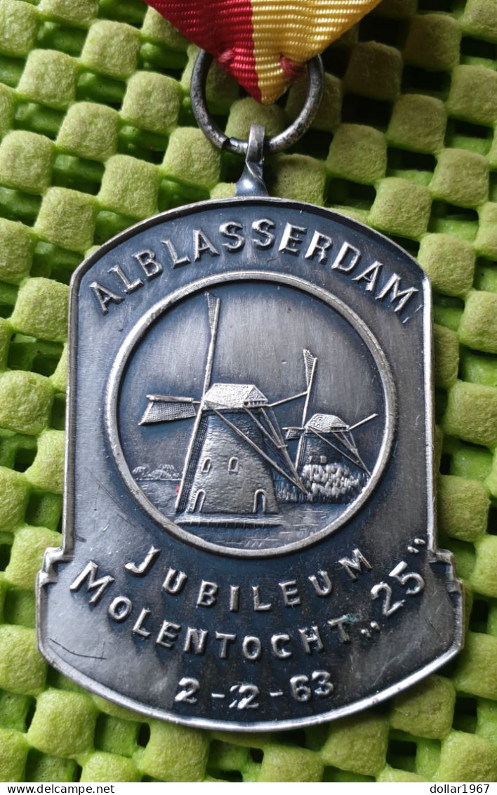 Medaile : Alblasserdam , Jubileum Molentocht 2-2-1963 ( Druk Fout  2 )    -  Original Foto  !!  Medallion  Dutch - Autres & Non Classés