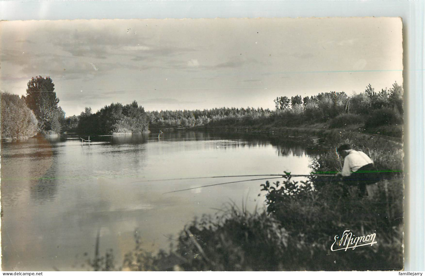 33357 - CHARNY - CPSM - LES BORDS DE L YONNE - Charny