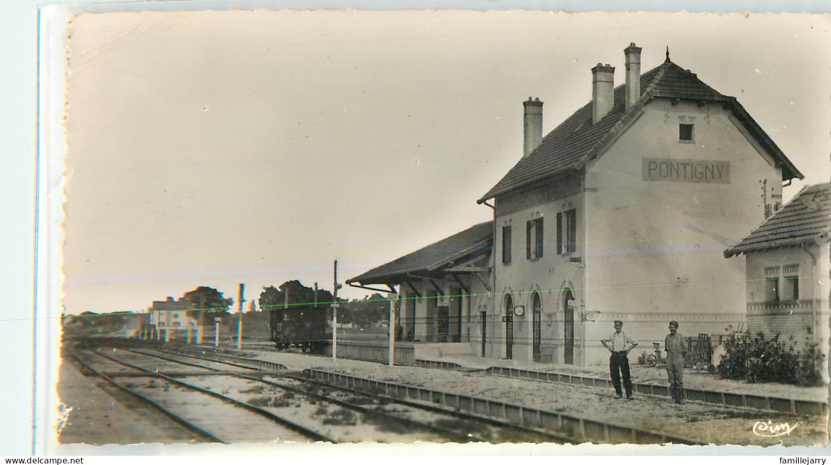 34758 - PONTIGNY - CPSM - LA GARE LIGNE DE CHEMIN DE FER AUXERRE SAINT FLORENTIN - Pontigny