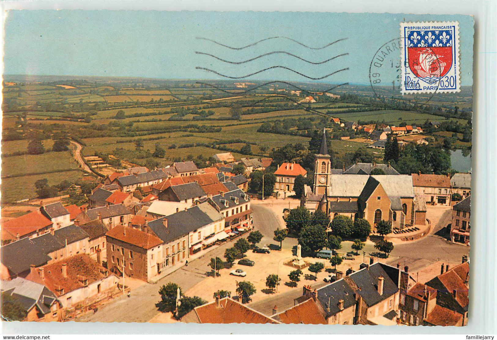 34744 - QUARRE LES TOMBES - CPSM - PLACE DE L EGLISE - Quarre Les Tombes