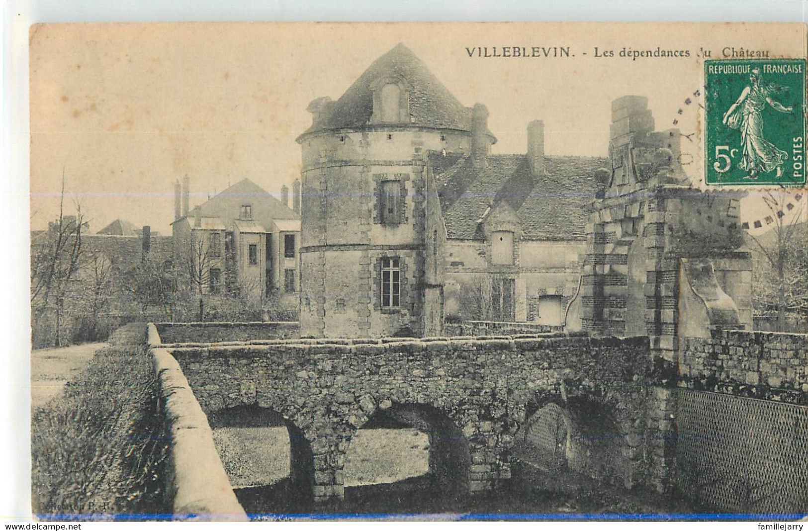 35333 - VILLEBLEVIN - LES DEPENDANCES DU CHATEAU - Villeblevin