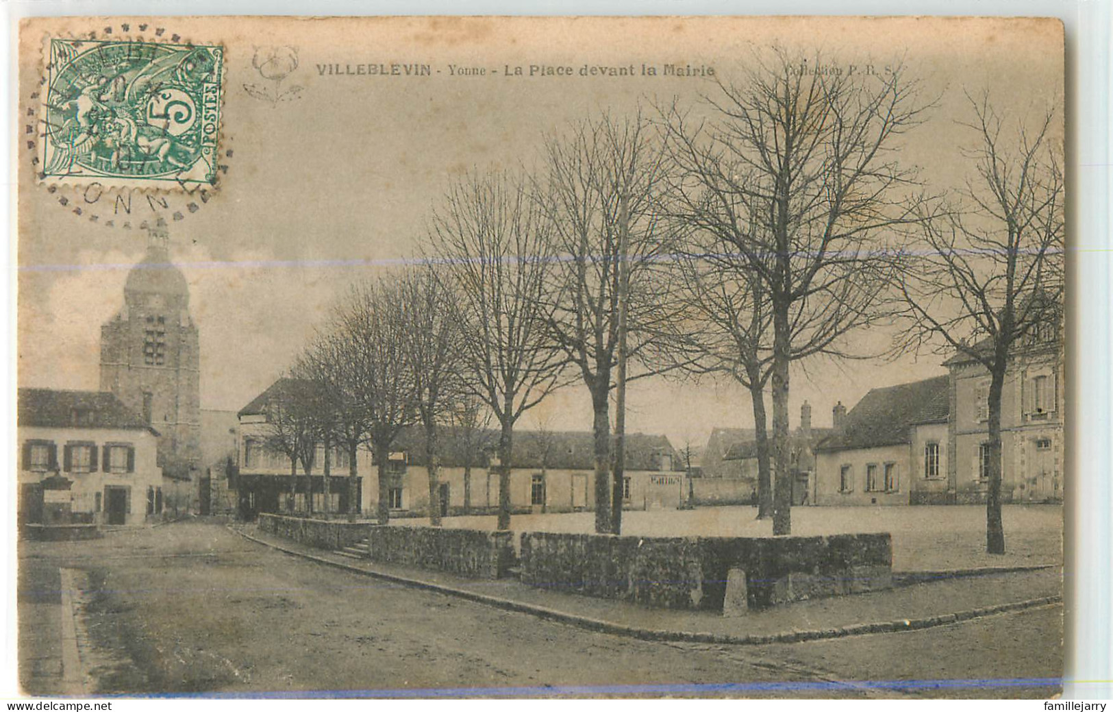 35334 - VILLEBLEVIN - LA PLACE DEVANT LA MAIRIE - Villeblevin