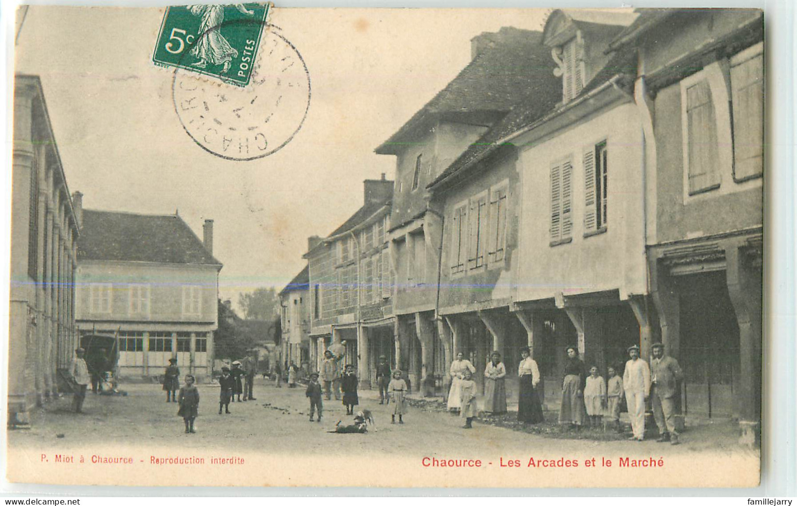 37591 - CHAOURCE - LES ARCADES ET LE MARCHE - Chaource