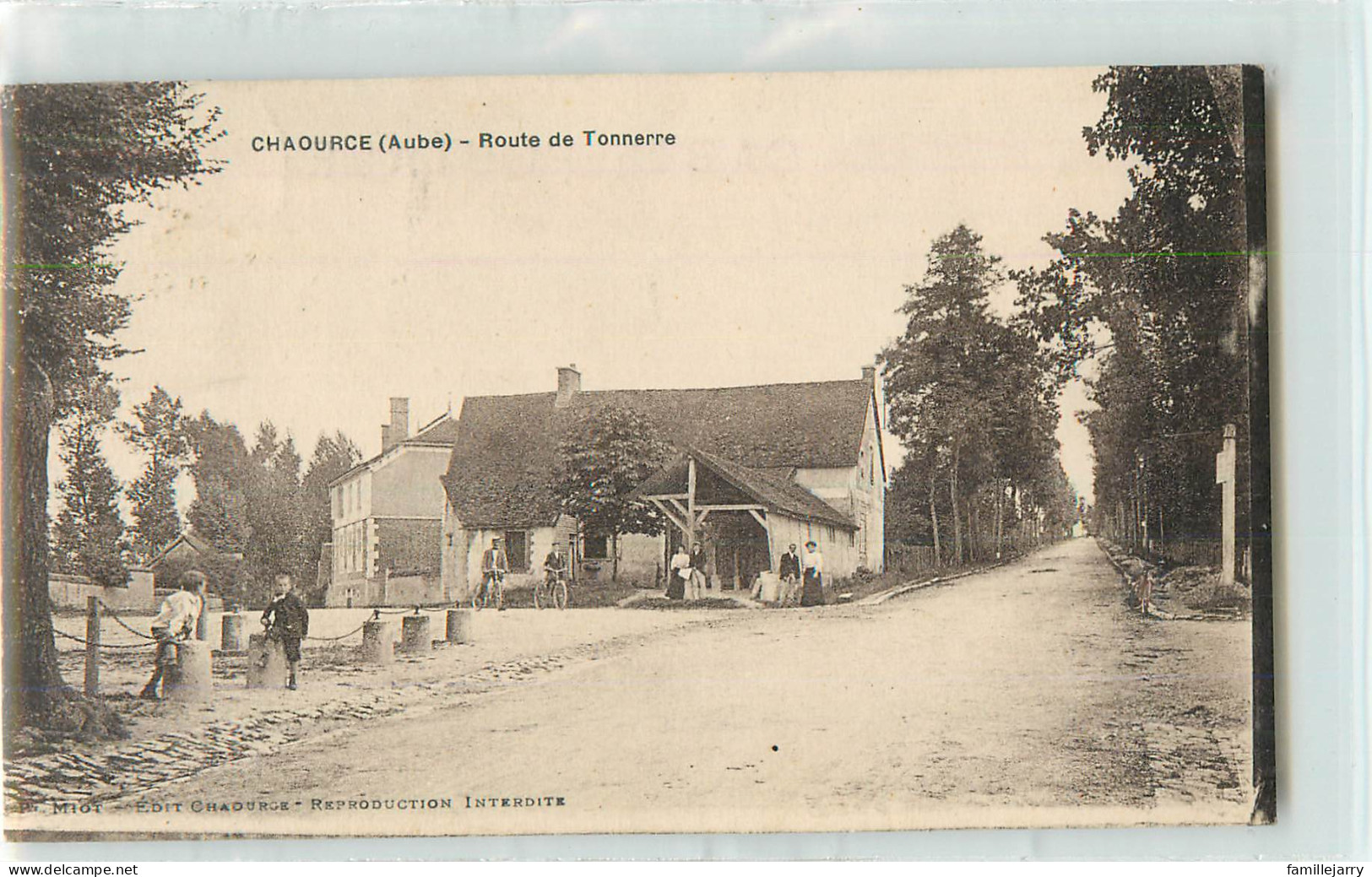 37599 - CHAOURCE - ROUTE DE TONNERRE - Chaource