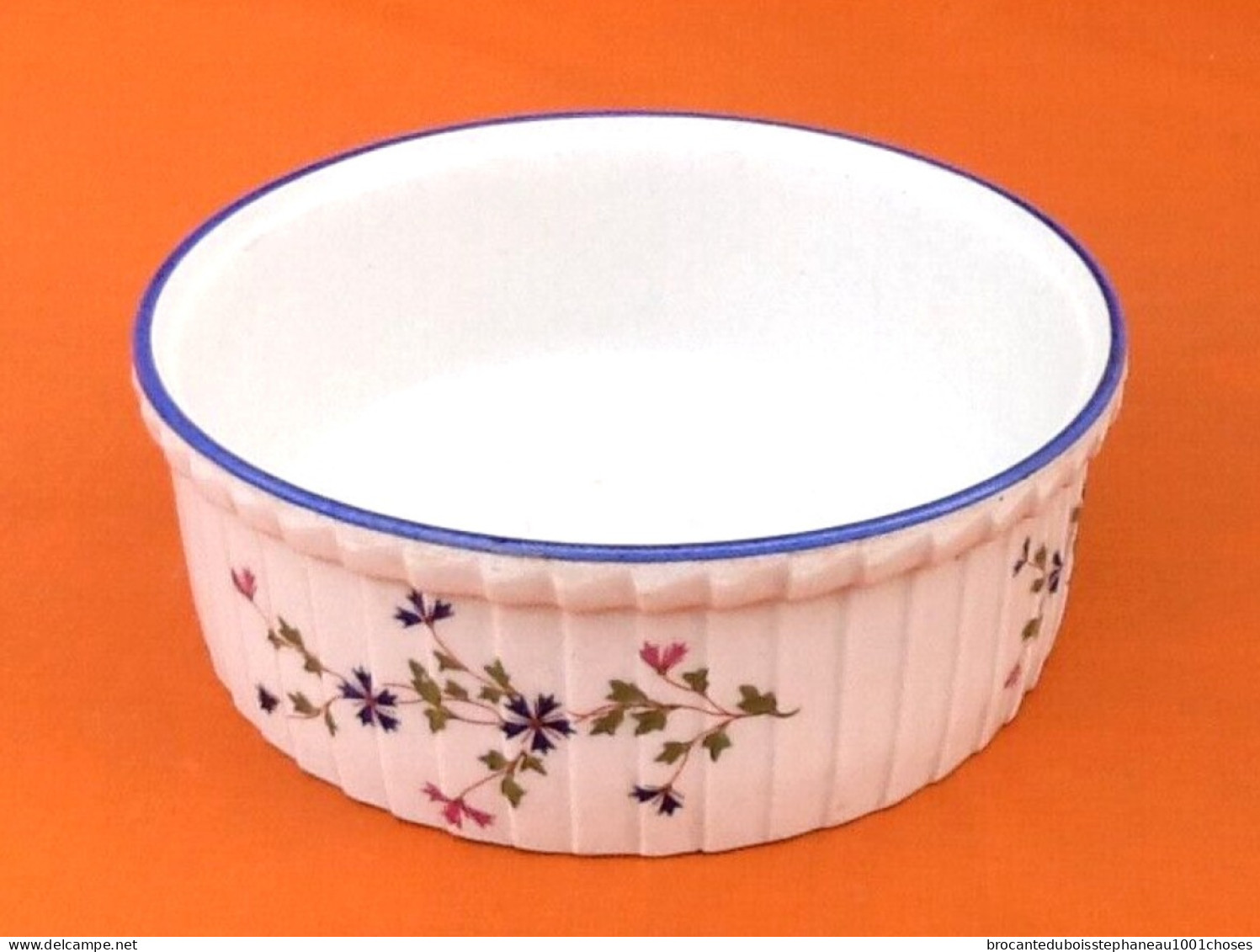 Années 1930  Plat à Soufflé N° 1  Décor Floral "aux Barbeaux" L.L (Louis Lourioux) Foëcy Porcelaine France - Andere & Zonder Classificatie