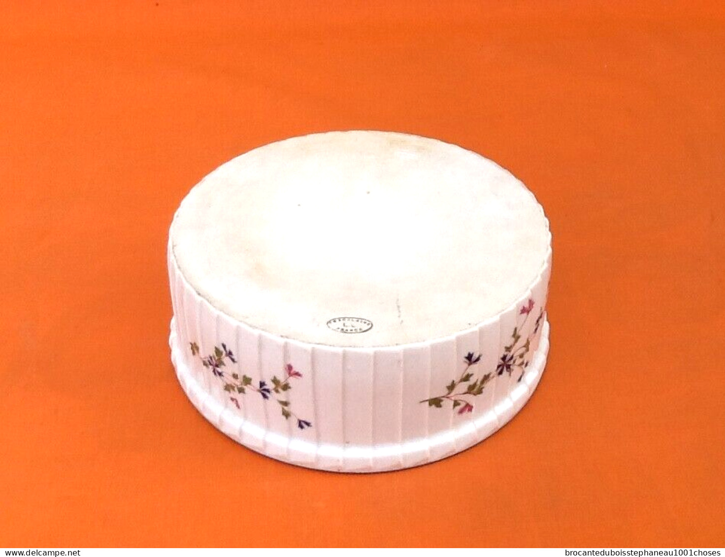 Années 1930  Plat à Soufflé N° 1  Décor Floral "aux Barbeaux" L.L (Louis Lourioux) Foëcy Porcelaine France - Sonstige & Ohne Zuordnung