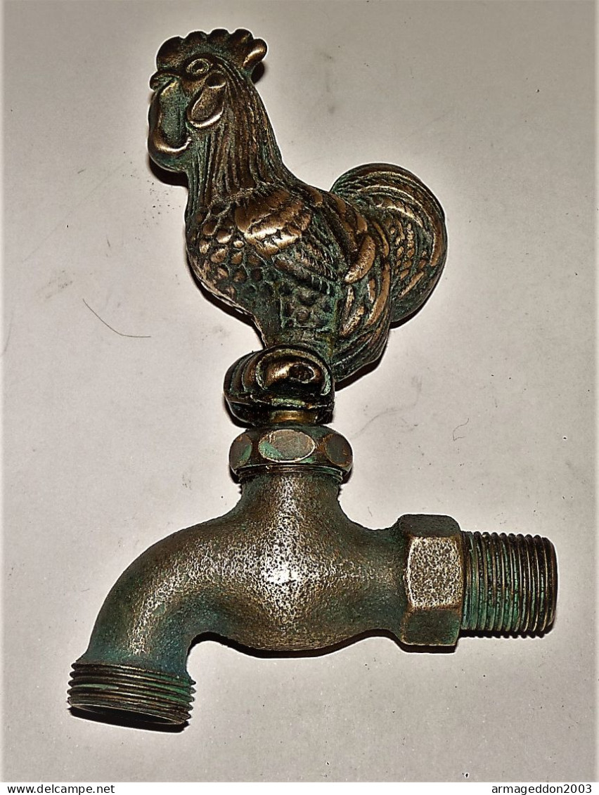 ANCIEN Robinet De Jardin En Bronze Decor Coq Vintage Cour Eau Décoration - Art Populaire