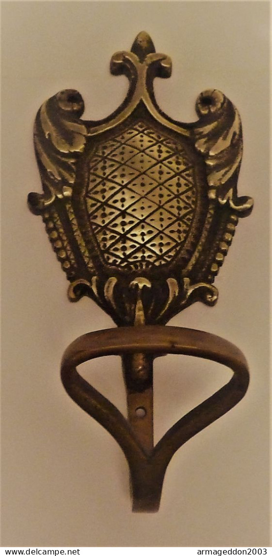ANCIENNE Grosse Patère Crochet Porte Manteau Mural En Bronze Style Louis XV TBE - Art Populaire