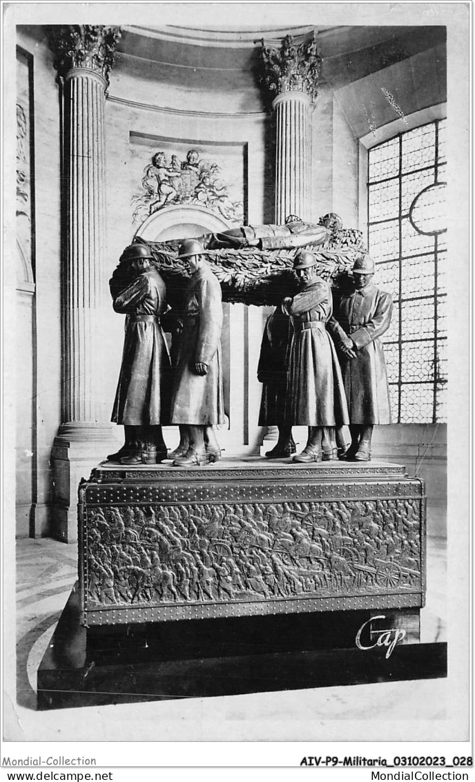 AIVP9-0861 - MILITARIA - TOMBEAU DU MARECHAL FOCH  - Monuments Aux Morts