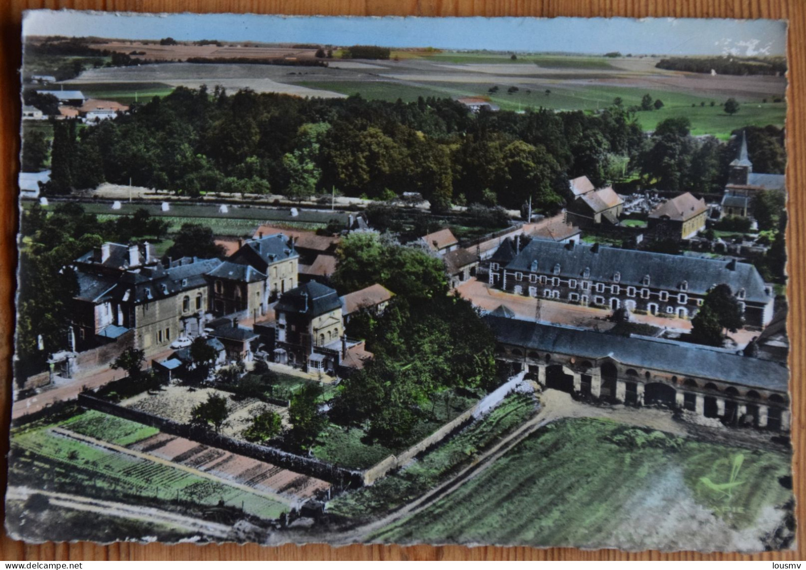 60 : En Avion Au-dessus De Guiscard - Château Notre-Dame - Vue Aérienne - CPSM Format CPM - Angle Décoloré - (n°28987) - Guiscard