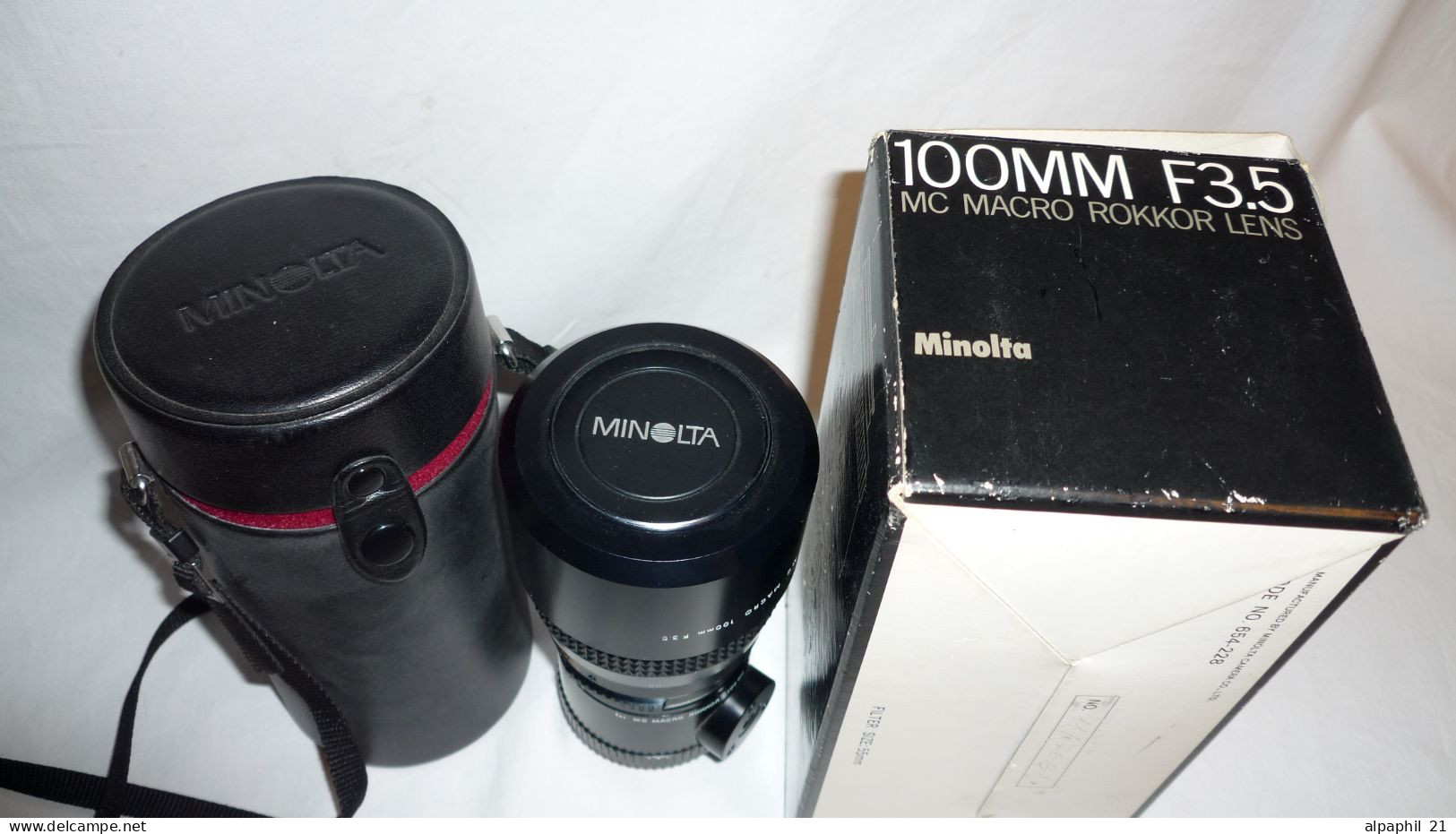 Minolta MC Macro Lens Rokkor-X 100 Mm F/3.5 With Adapter - Lenti