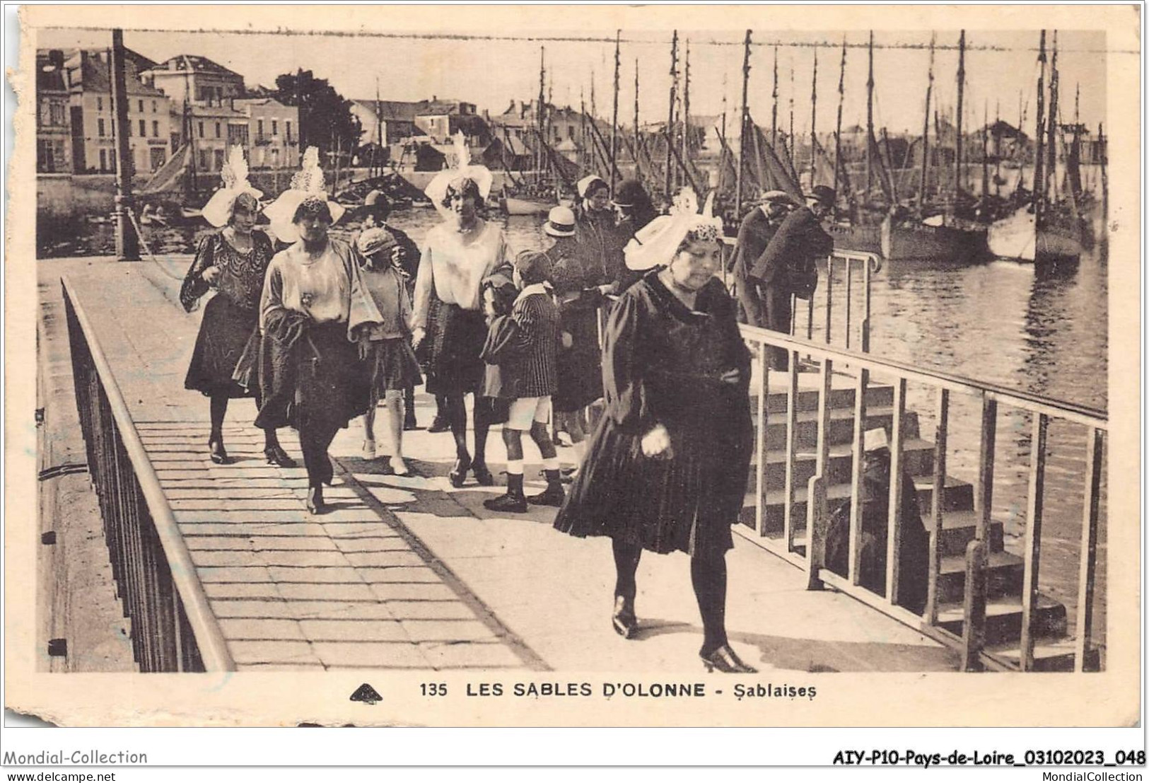 AIYP10-PAYS-DE-LOIRE-0928 - LES SABLES-D'OLONNE - Sablaises - Pays De La Loire