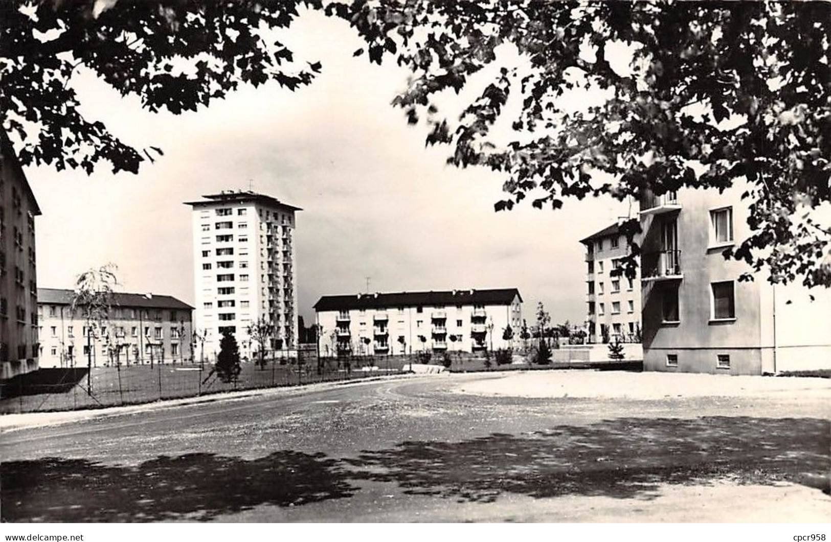 93 - Bondy - SAN23219 - Cité Du Stade - CPSM 14X9 Cm - Bondy