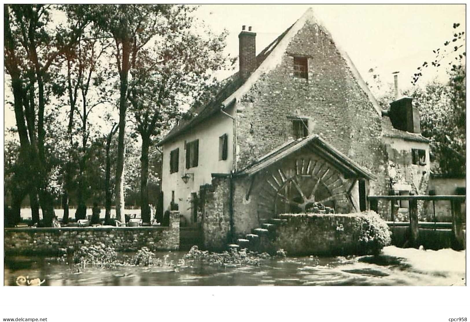 94 .n°39744 . Mandres.auberge Du Vieux Moulin De Jarcy.cpsm 14 X 9 Cm . - Mandres Les Roses