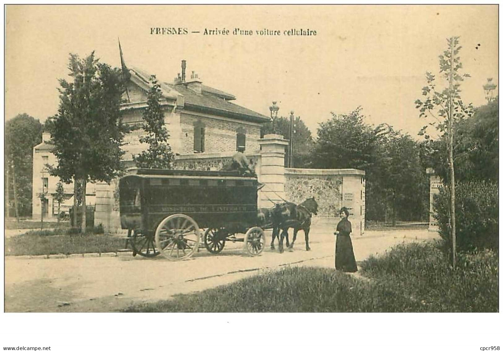 94 . N°35283.fresnes.arrivee D Une Voiture Cellulaire.prison - Fresnes