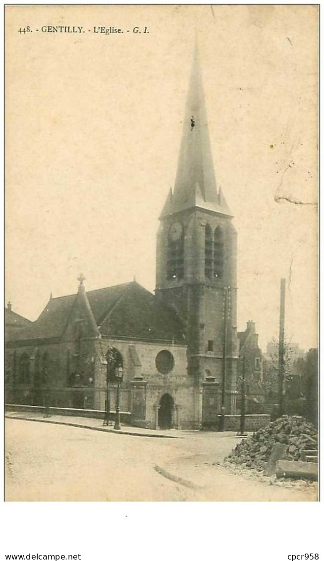 94.GENTILLY.n°30553.L'EGLISE.GROSSE DECHIRURE - Gentilly