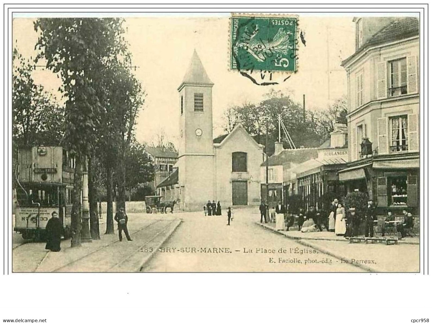 94.BRY-SUR-MARNE.LA PLACE DE L'EGLISE - Bry Sur Marne