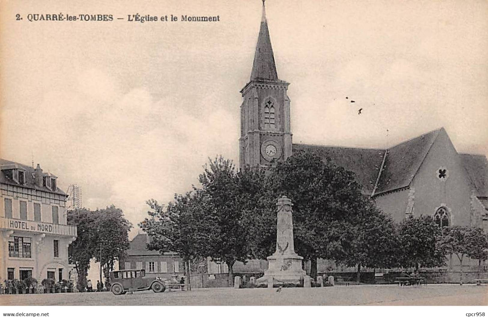 89 - QUARRE LES TOMBES - SAN44244 - L'Eglise Et Le Monument - Quarre Les Tombes
