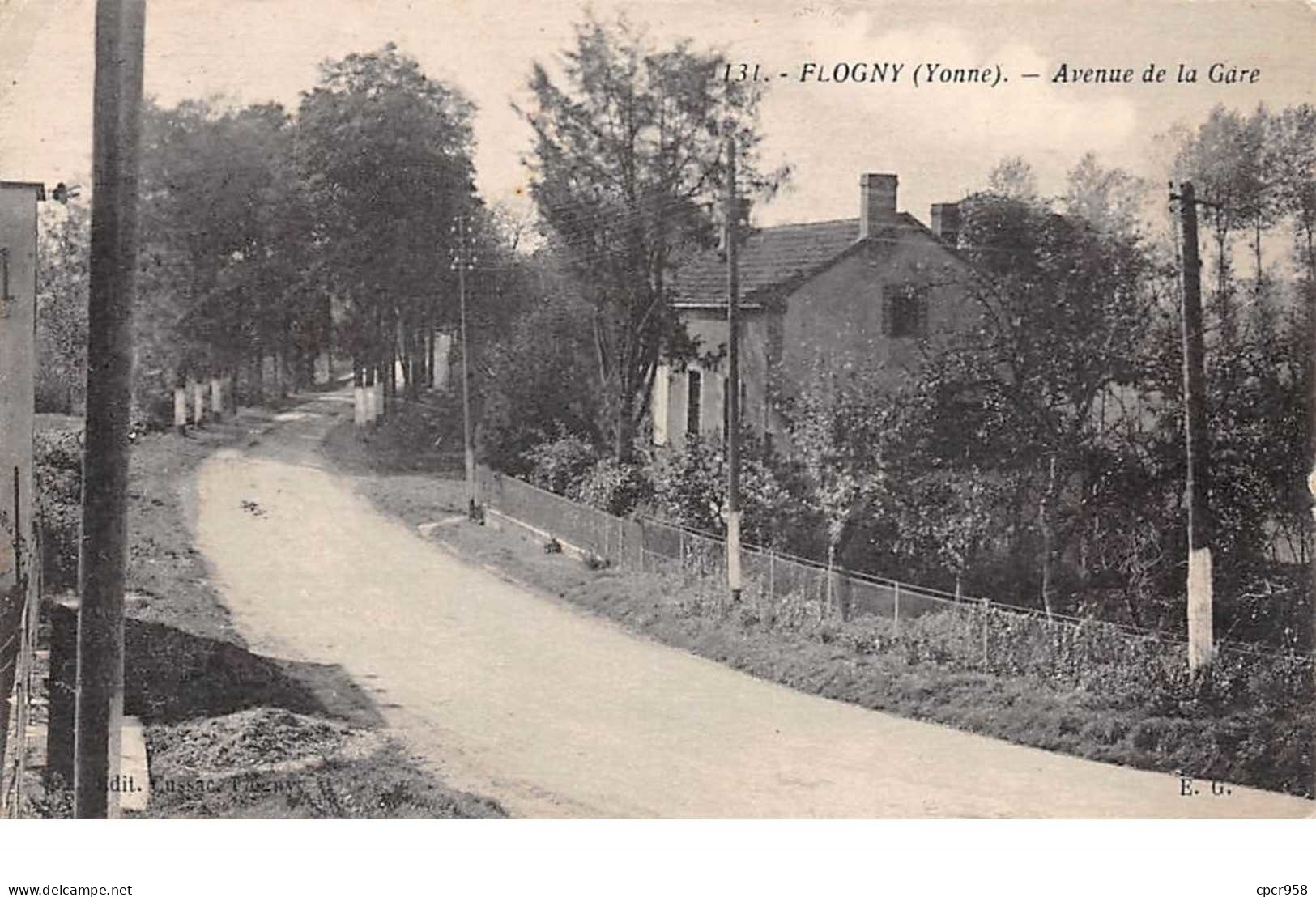 89. N°54135. FLOGNY. Avenue De La Gare - Flogny La Chapelle