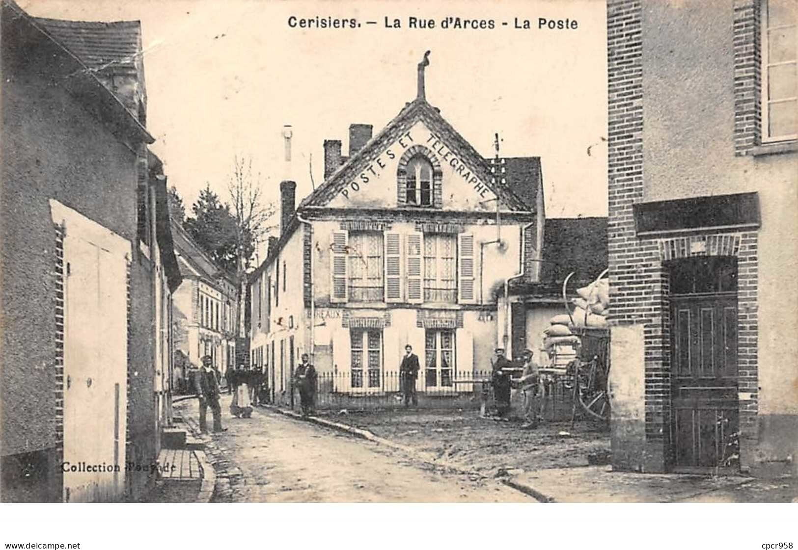 89. N°54130.CERISIERS. La Rue D'Arces. La Poste - Cerisiers