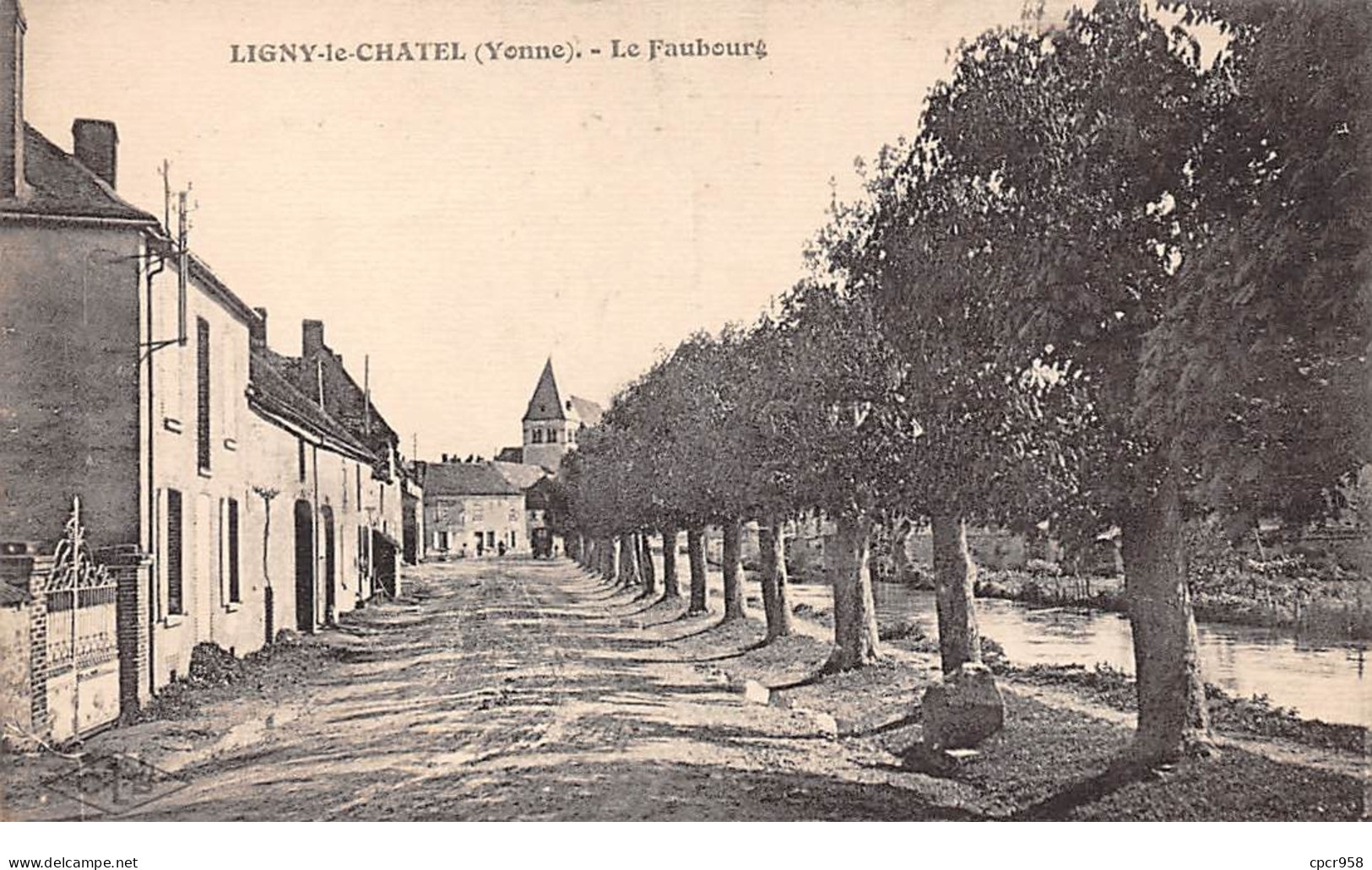 89 .n°110504 .  Ligny Le Chatel . Le Faubourg . - Ligny Le Chatel
