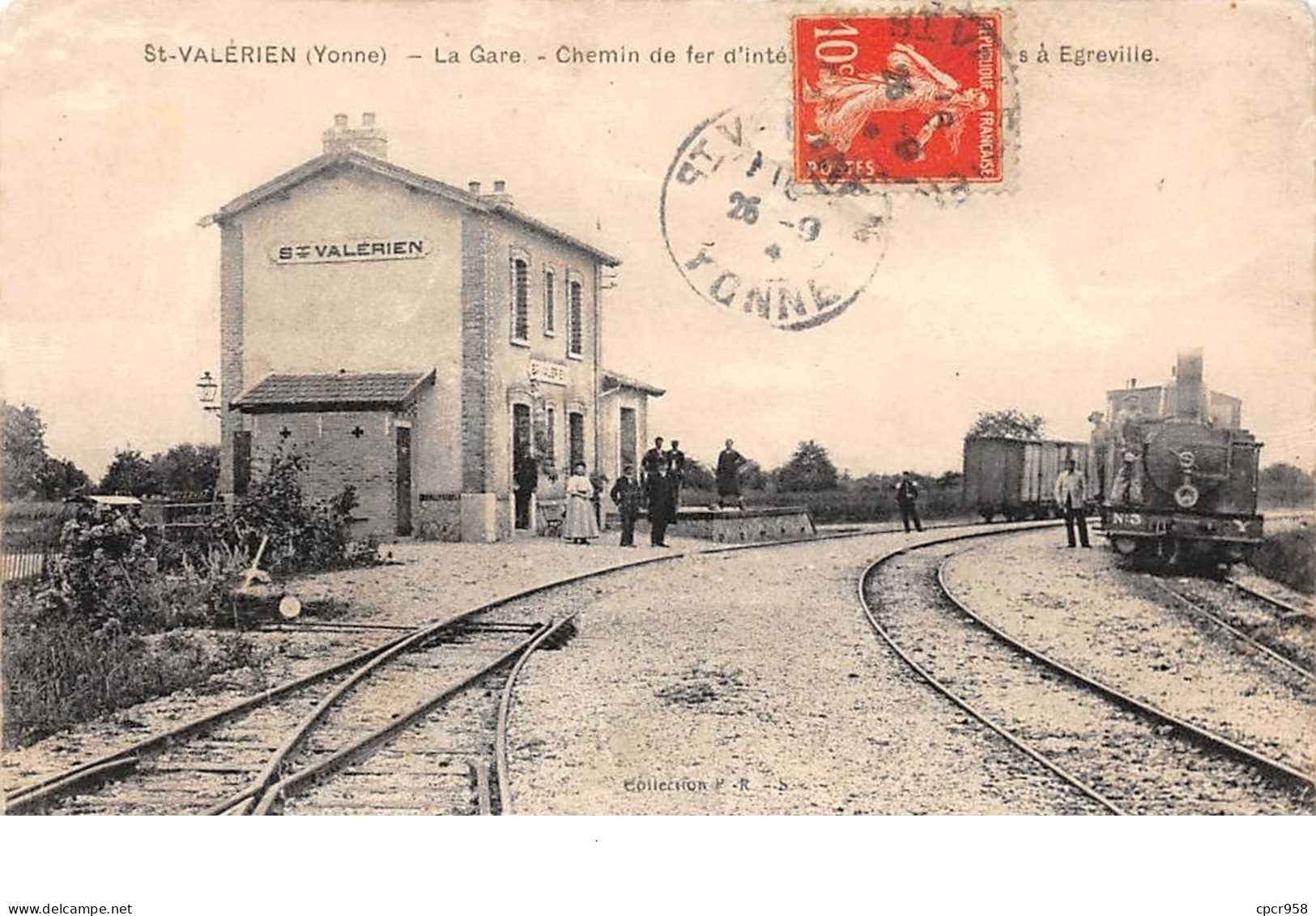 89 . N°51796 . St Valerien . La Gare.train . En L Etat - Saint Valerien